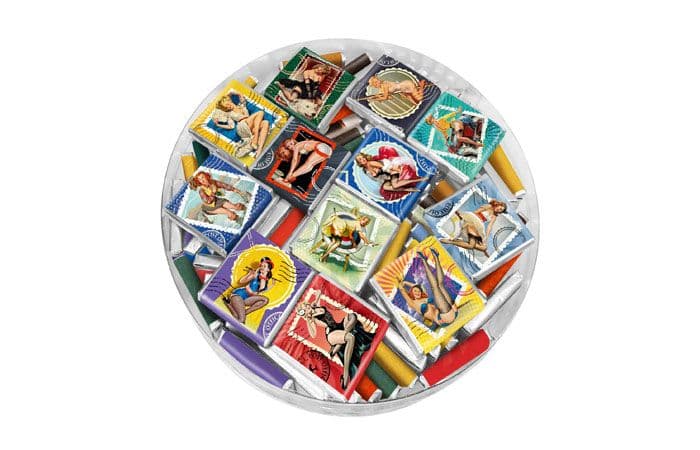 Шоколад коллекционный «Девушки ретро» 100х5г молочный, серебро 1